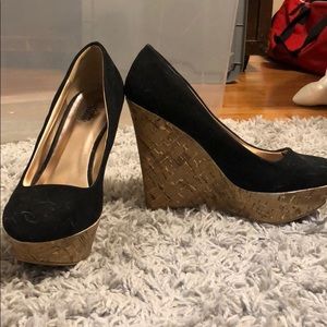 Black and cork wedges